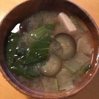 ナスと青梗菜の味噌汁